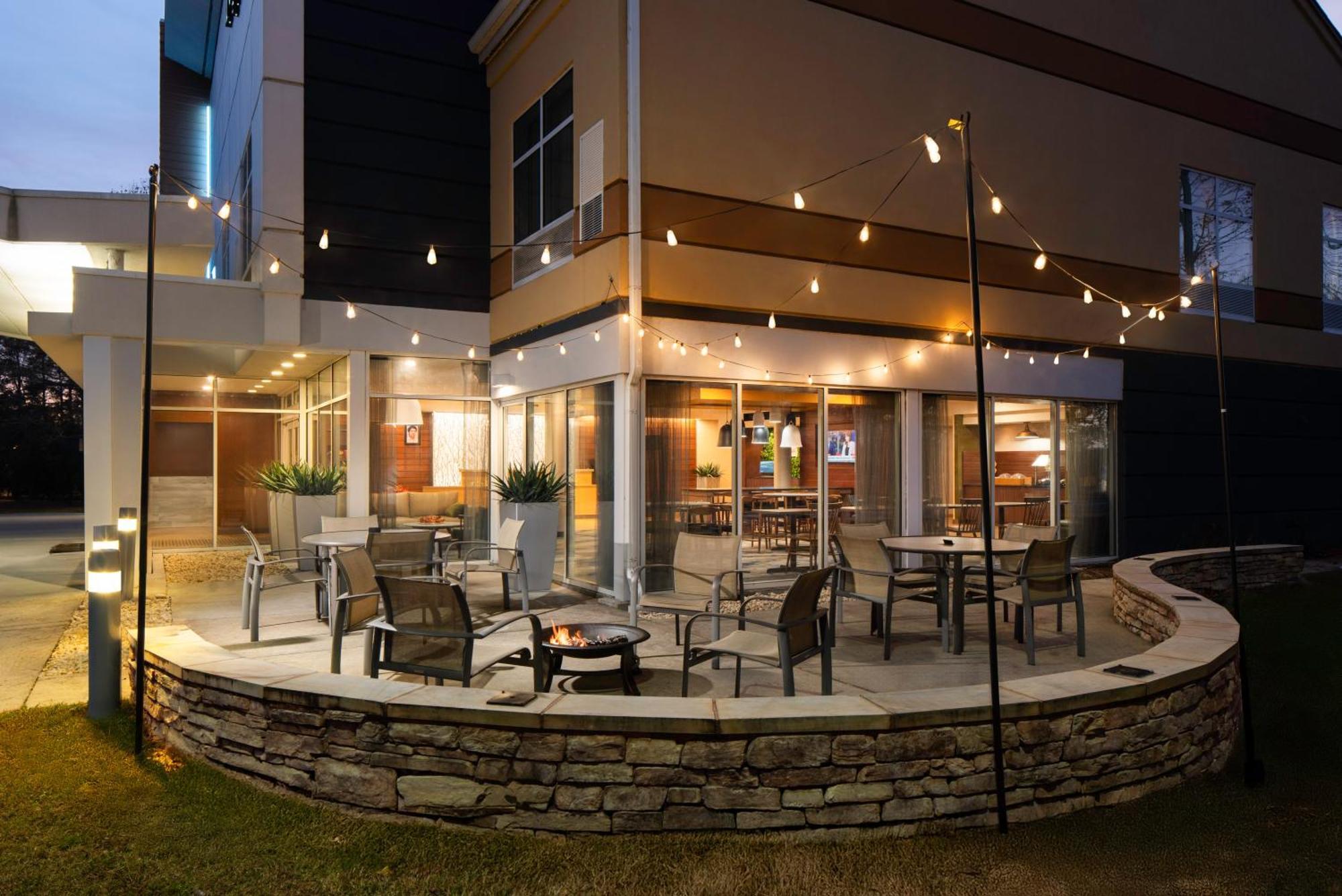Fairfield Inn & Suites By Marriott Chesapeake Suffolk Exterior photo